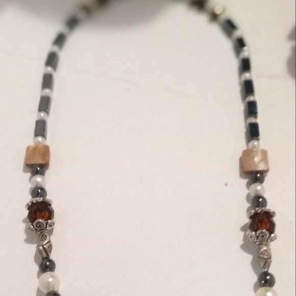 Neclace - Picture 2 of 2